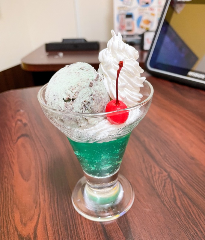 どーんと爽快！チョコミントパフェ