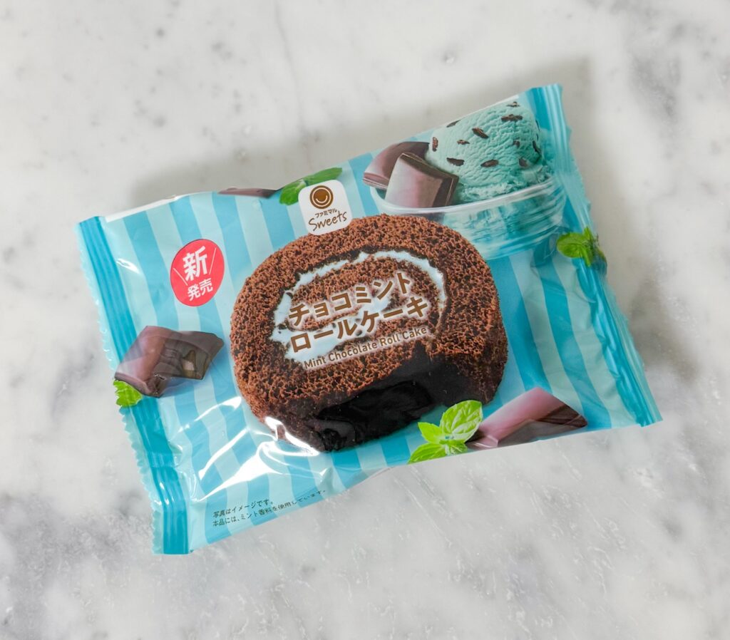 チョコミントロールケーキ