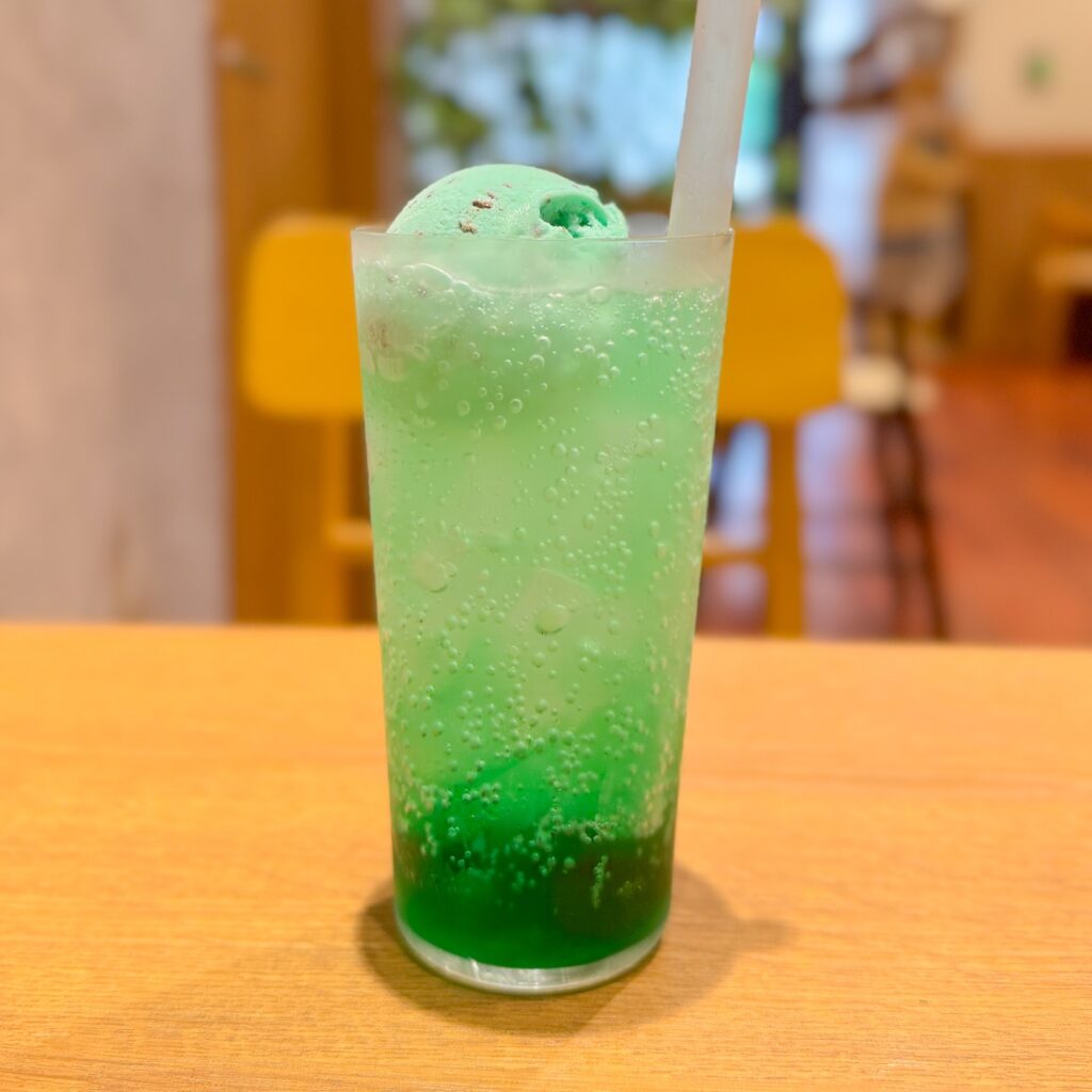 チョコミントクリームソーダ